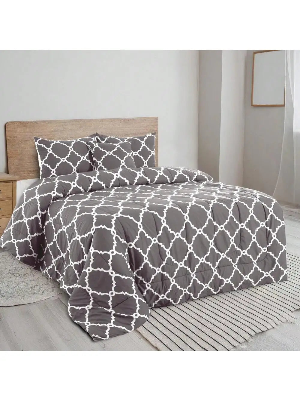 Reversible 5pc Comforter Set,  Microfiber Bed in a Bag, Includes 1 Comforter, 2 Pillow Shams