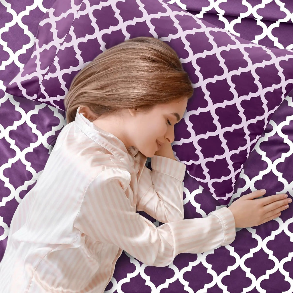 4Pc Quatrefoil Sheet Set – Soft Microfiber, Wrinkle-Free, Luxurious Printed Bed Sheets