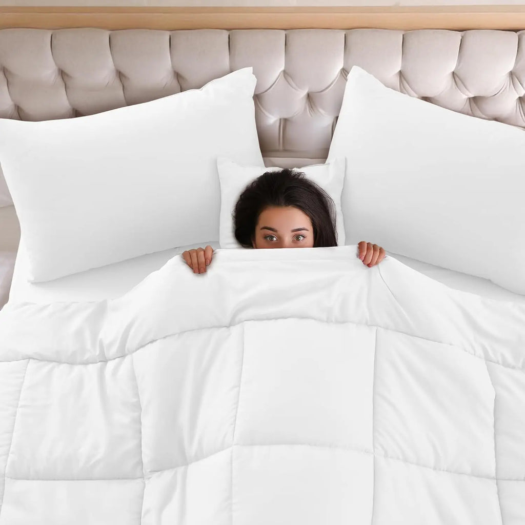 5pc Queen Comforter Set, All-in-One Bed in a Bag, Includes 1 Comforter, 2 Pillow Shams, 1 Decorative Pillow & 1 Bed skirt.