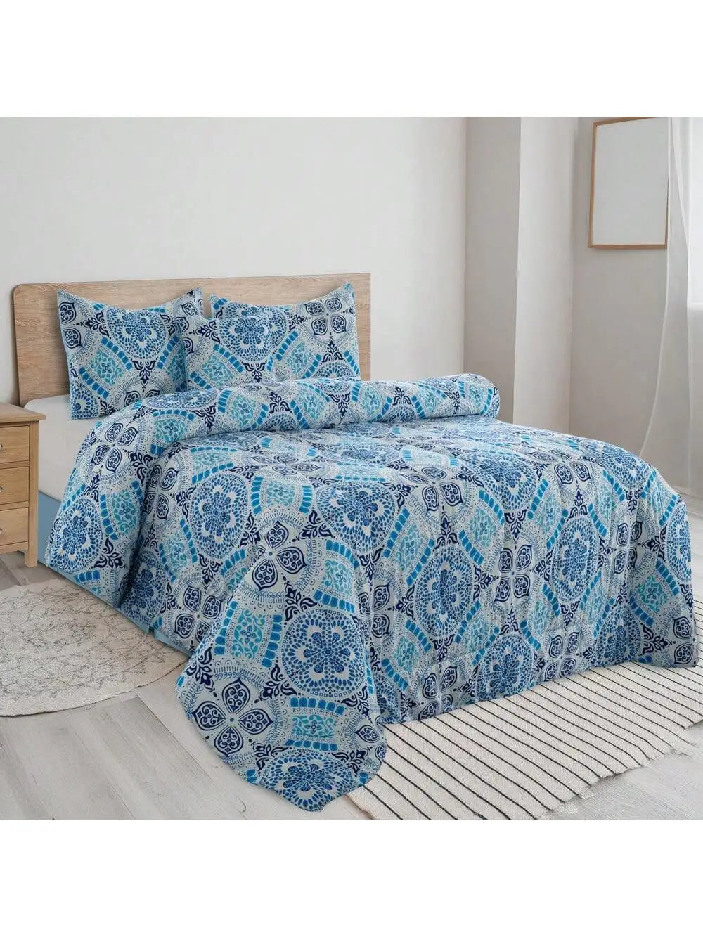Reversible 5pc Comforter Set,  Microfiber Bed in a Bag, Includes 1 Comforter, 2 Pillow Shams