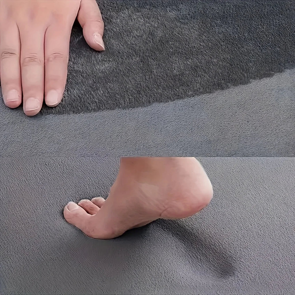 Long, non-slip, printed plush mat—suitable for kitchens, dining areas, bathrooms (absorbent), toilets, and doorways.